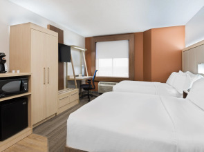 Holiday Inn Express & Suites Nearest Universal Orlando by IHG
