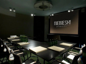 Niebieski Art Hotel & Spa