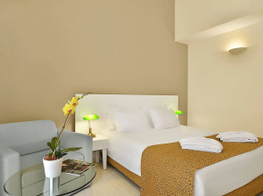 Ruth Daniel Residence