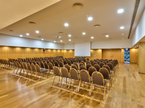 Four Views Monumental Lido