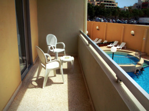 Mavina Hotel & Apartments