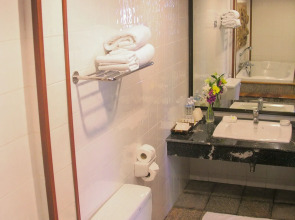 White House Beach Resort And Spa