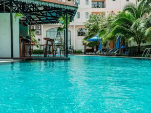 Sea Breeze Hotel & Villa