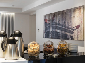 Отель Studio Inn Centrale & Milano Urban Padel