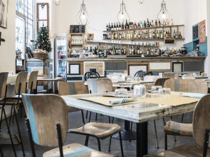 Madama Hostel & Bistrot