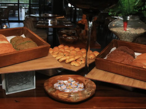 The Crystal Luxury Bay Resort Nusa Dua