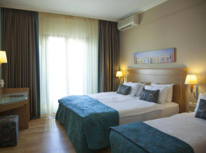 Plaka Hotel