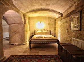 Emit Cave Hotel