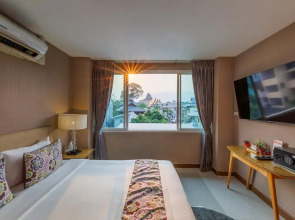 Chala Number 2 Art and Gallery House