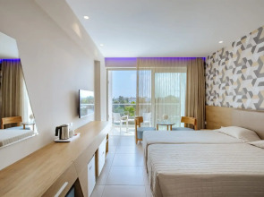 Tasia Maris Seasons Hotel - Adults Only