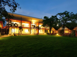 Phi Phi Rimlay Cottage