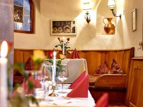 Alpenrose Traditionsgasthof Mittenwald