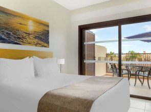 Royal Sunset Beach Club