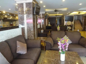 Maleez Lodge Hotel and Restaurant