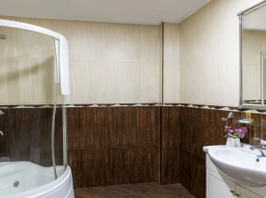 Maxim Boutique Hotel