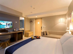 Отель Journeyhub Phuket Patong