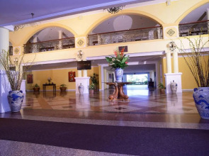 Bella Vista Waterfront Resort