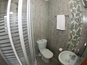 Bob W Holland Park London