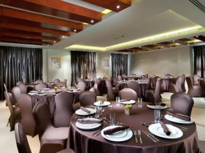 Al Hail Waves Hotel Managed By Centara