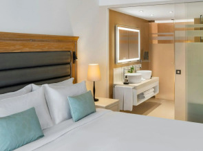 Pine Cliffs Ocean Suites, a Luxury Collection Resort & Spa