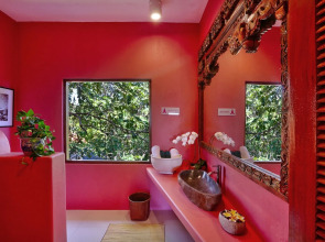 PinkCoco Uluwatu - Constant Surprises & for Cool Adults Only