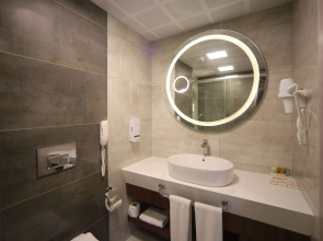 Best Western Plus Khan Hotel