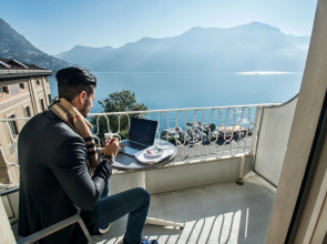 International au Lac Historic Lakeside Hotel