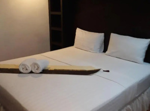 Porterhouse Beach Hotel