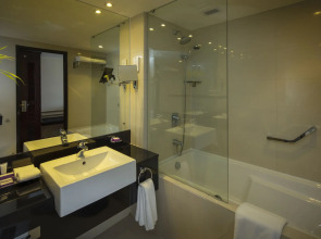 Cinnamon Lakeside Colombo