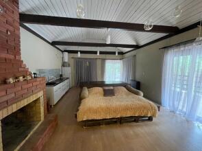 Загородный дом у подножия горы