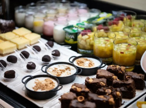 Catalonia Las Cortes Hotel