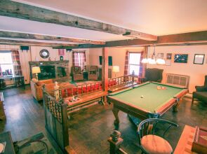 Admiral Peary Inn Bed & Breakfast