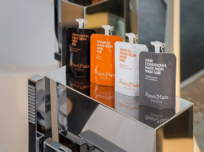 Отель Room Mate Valeria