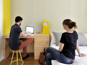 Away Hostel & Coffee Shop