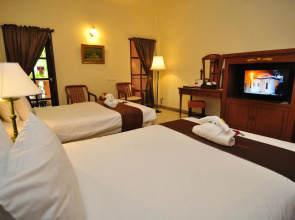 Phuket Leelavadee Hua Ting Resort