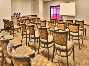 Holiday Inn Express Los Angeles Airport by IHG