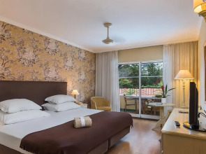 Pestana Village Garden Hotel