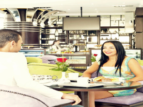 Swiss Hotel Corniche