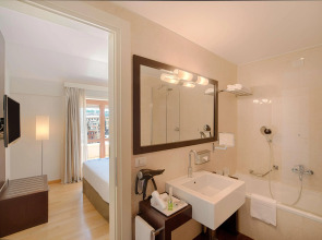 Отель NH Collection Roma Giustiniano