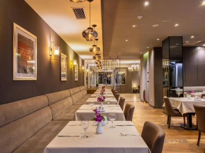 Отель City Avenue