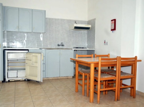 DebbieXenia Hotel Apartments