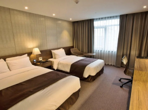 The Central Plaza Hotel