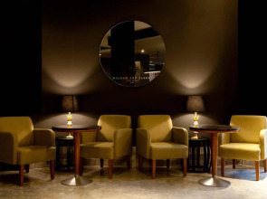 Отель Malcom and Barret