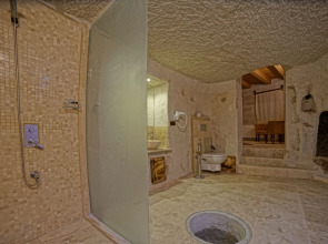 Zeus Cave Suites