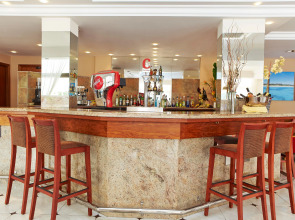 Universal Hotel Bikini