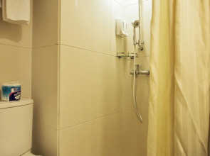 Oriental Lander Hotel