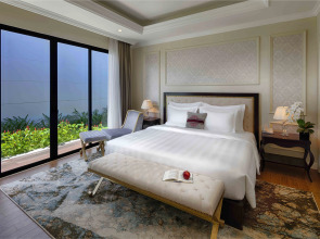 Nha Trang Marriott Resort & Spa, Hon Tre Island