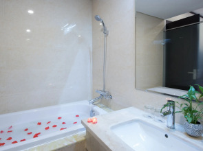 Thang Long Opera Hotel