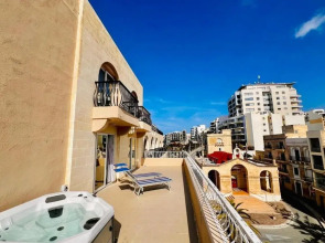 Gillieru Harbour Hotel