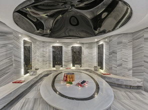 B Business Hotel & Spa